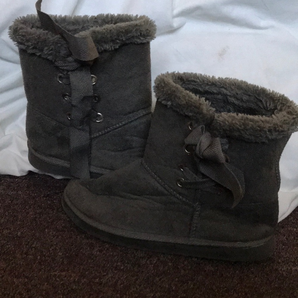 Girls gray boots
